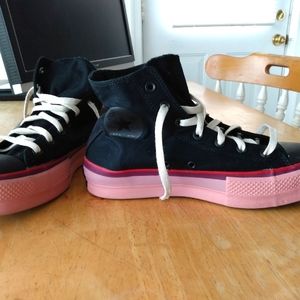 Platform high top black converse with pink sole